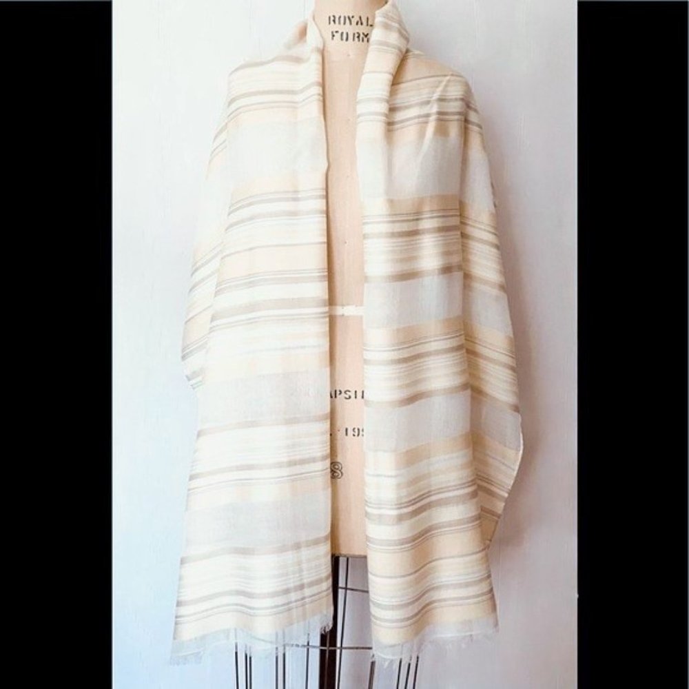 GAP BEIGE CREAM GOLD TAN STRIPED FRINGED RECTANGULAR SCARF 80 X 32